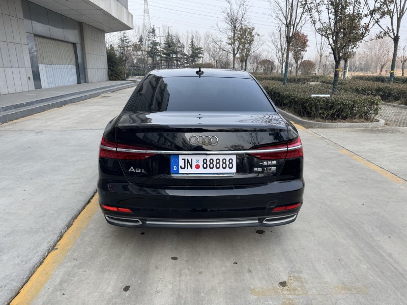 济宁22年奥迪A6L9