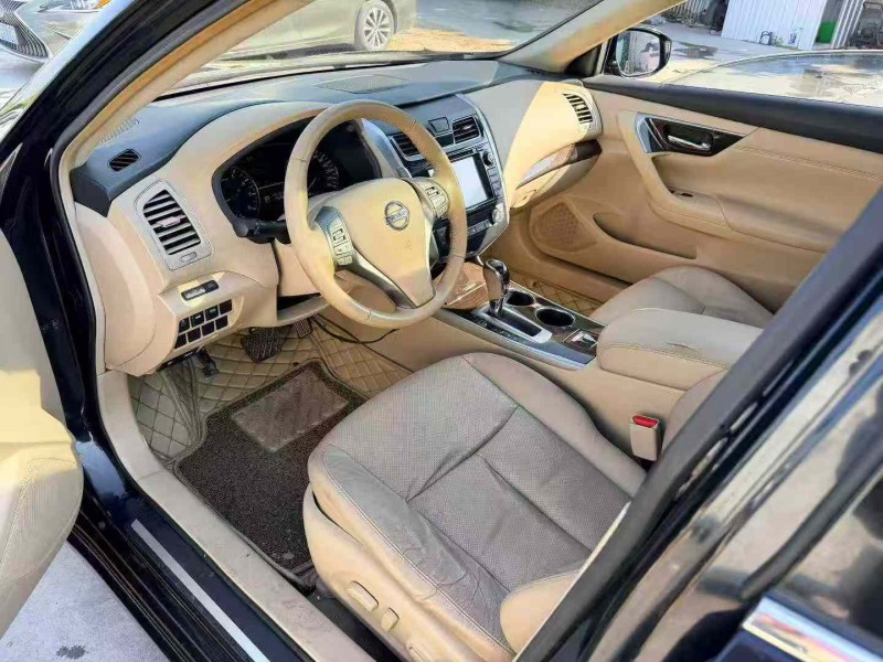 汕头14年日产天籁5