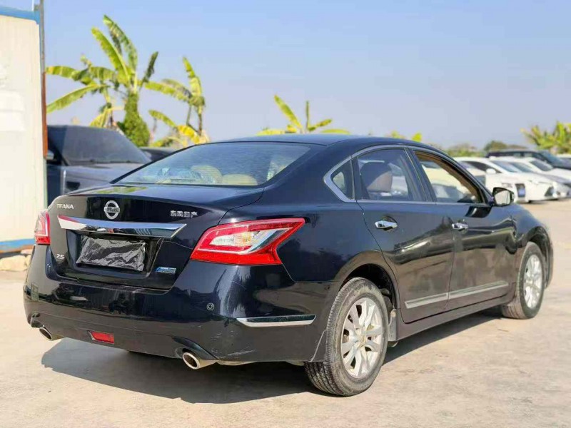 汕头14年日产天籁8