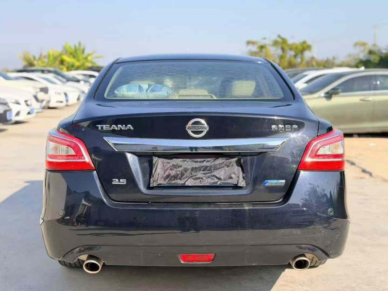 汕头14年日产天籁9