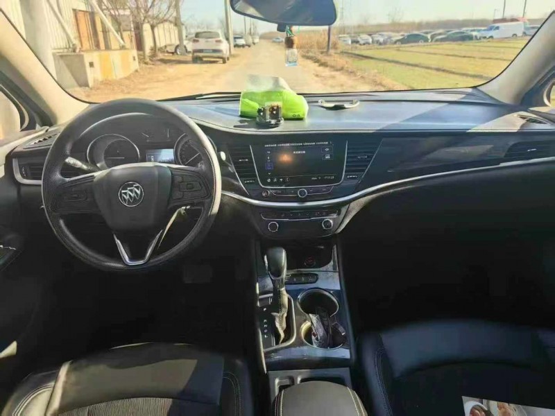 保定20年别克威朗4