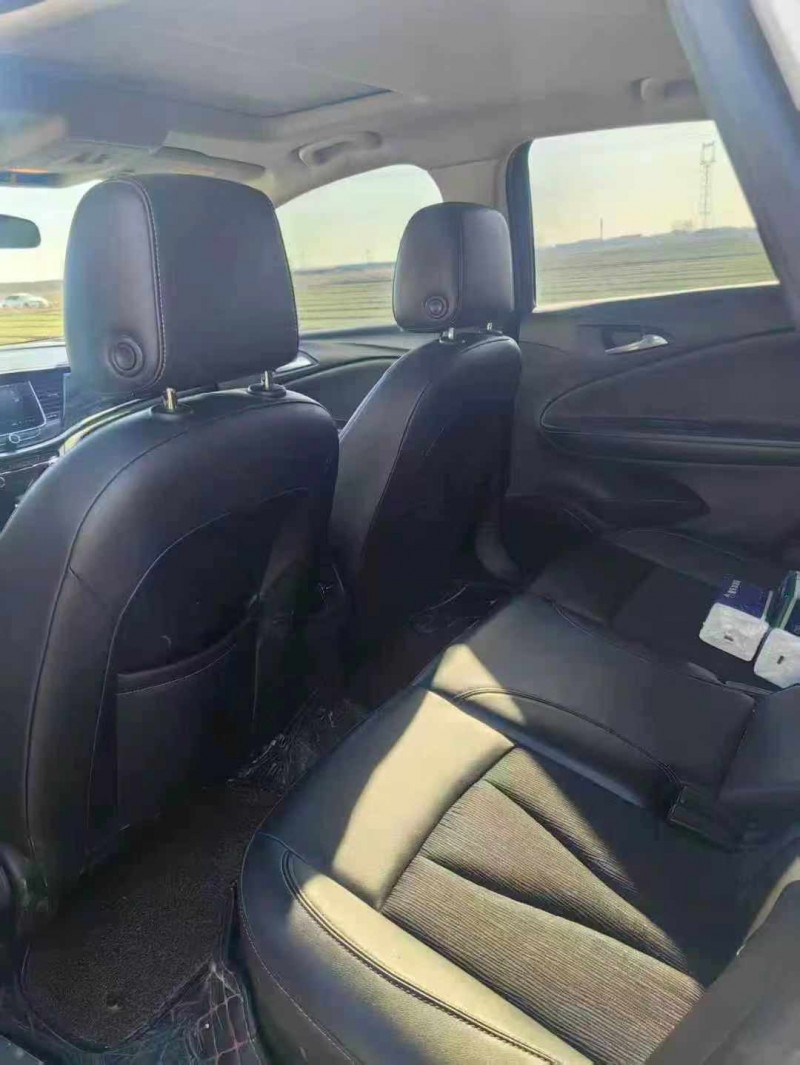 保定20年别克威朗5