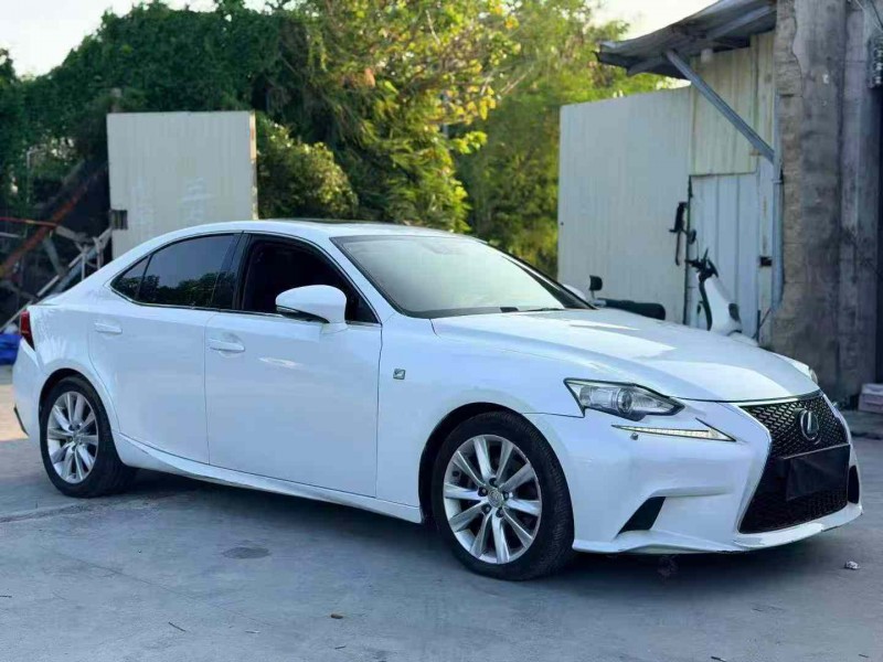 汕头14年雷克萨斯IS3