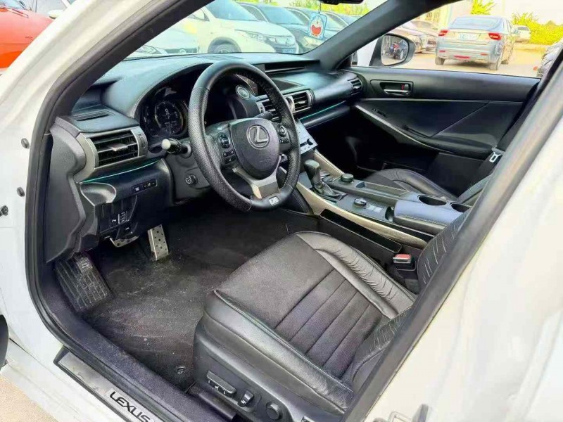 汕头14年雷克萨斯IS5