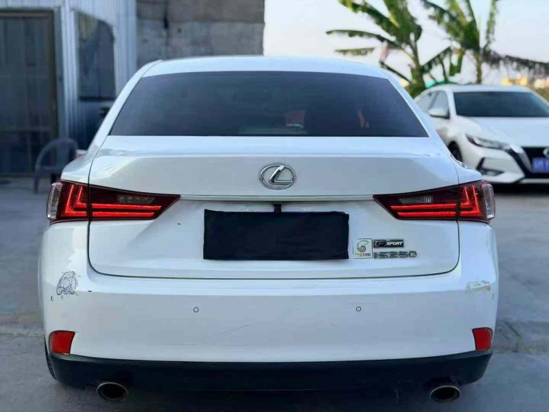 汕头14年雷克萨斯IS8