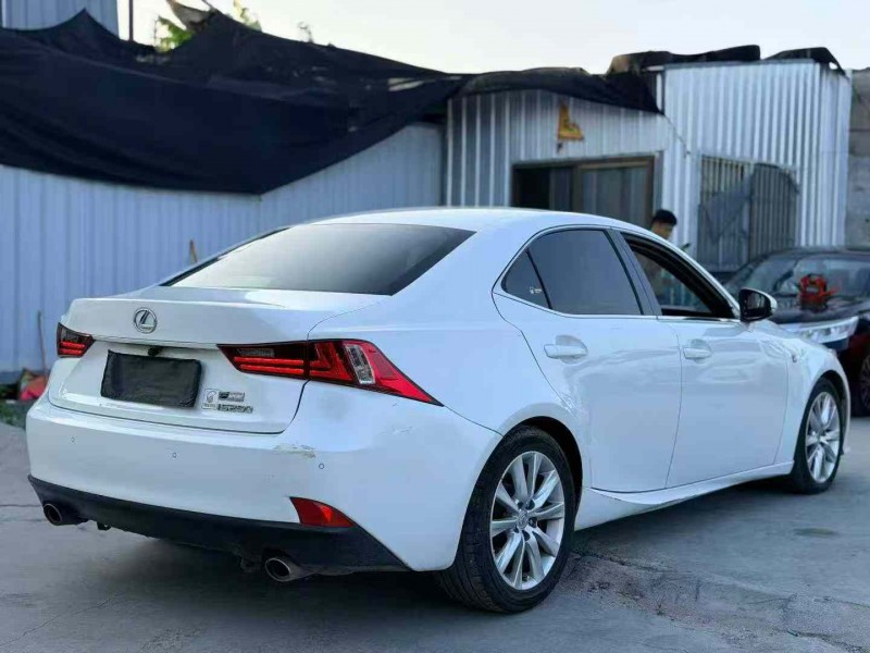 汕头14年雷克萨斯IS9