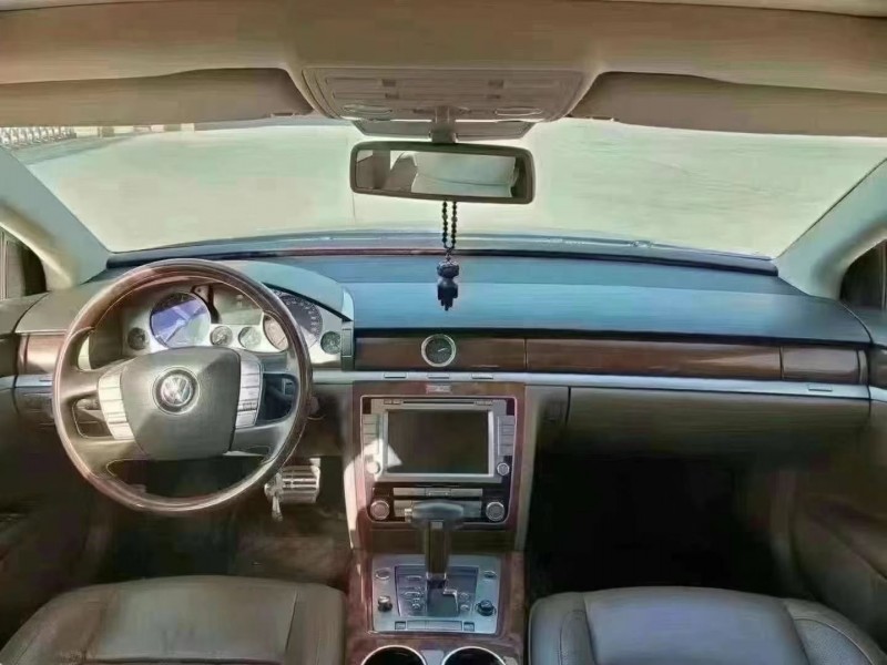 济宁13年大众辉腾4