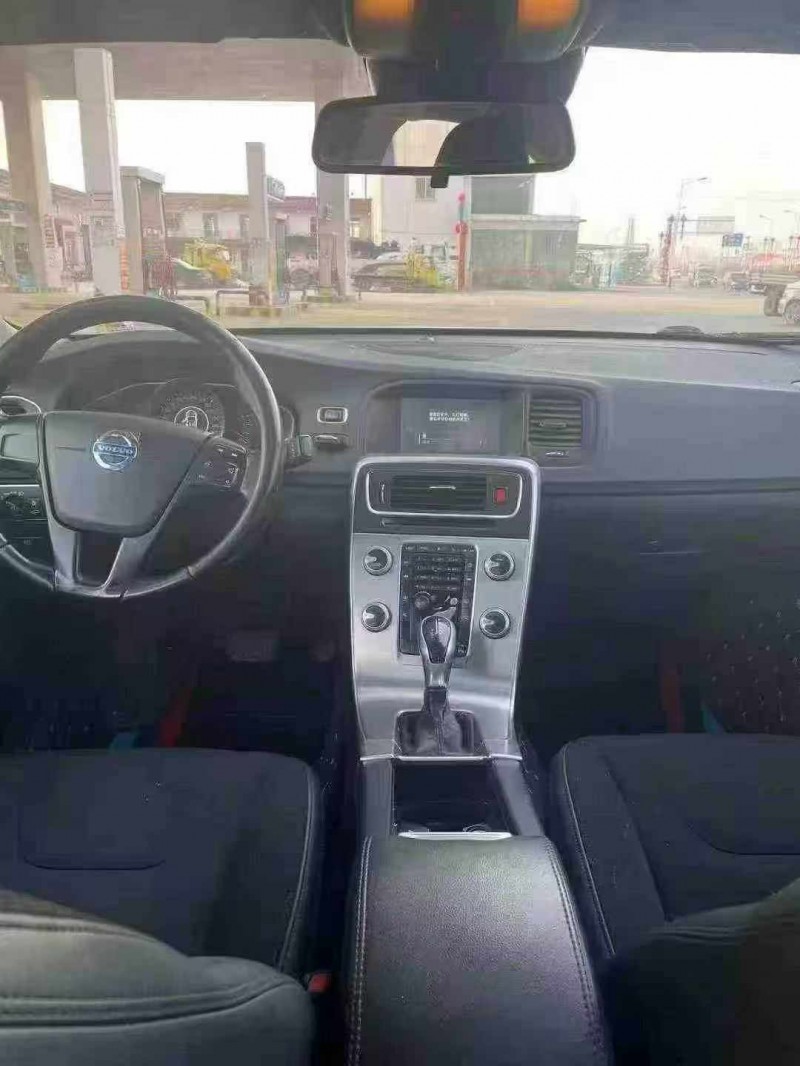 保定15年沃尔沃S60L4