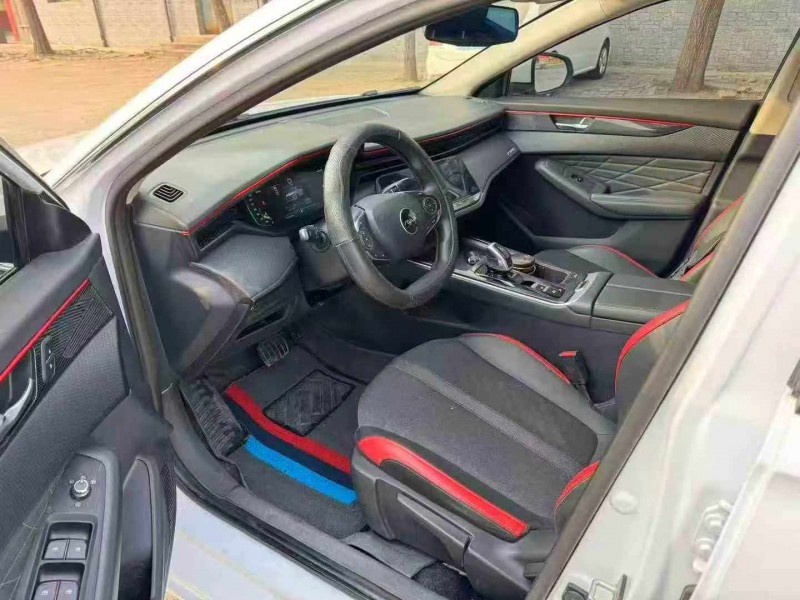 保定23年东风奕炫6