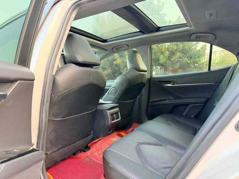 汕头22年丰田凯美瑞5