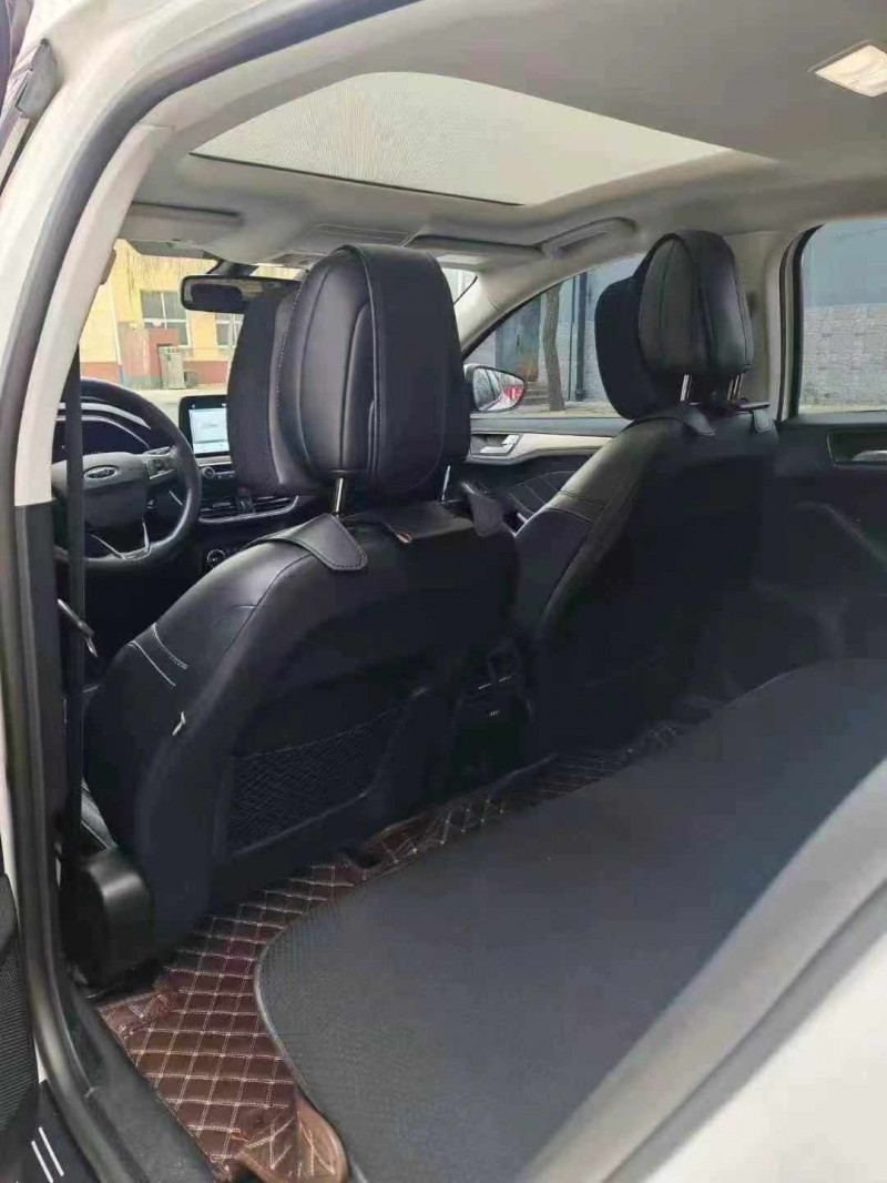 保定19年福特福克斯5