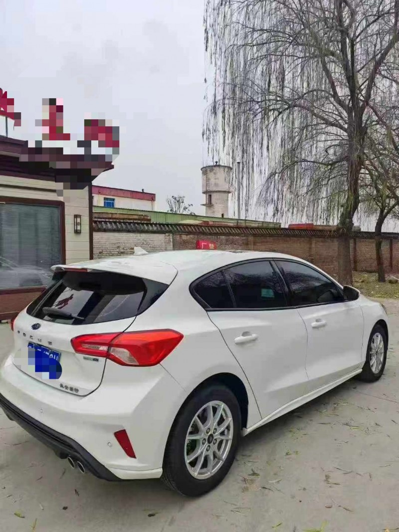 保定19年福特福克斯8