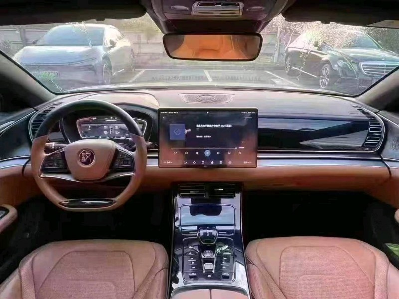 广州23年比亚迪汉8