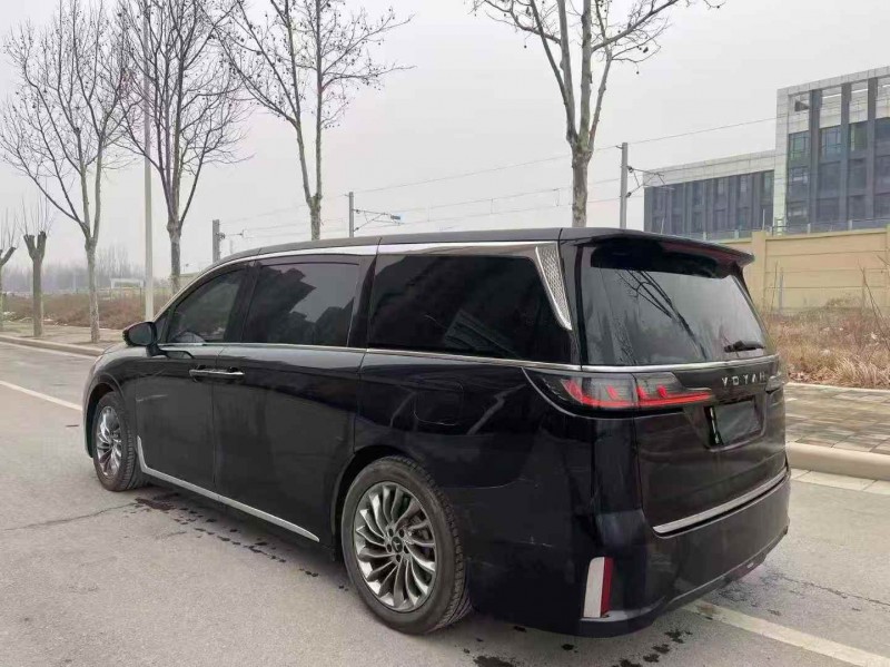 郑州23年岚图汽车梦想家6