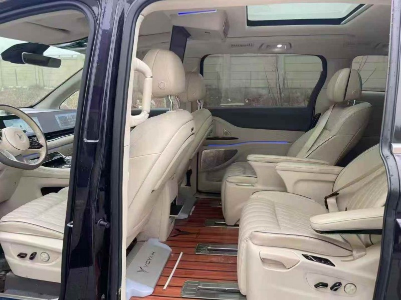 郑州23年岚图汽车梦想家7