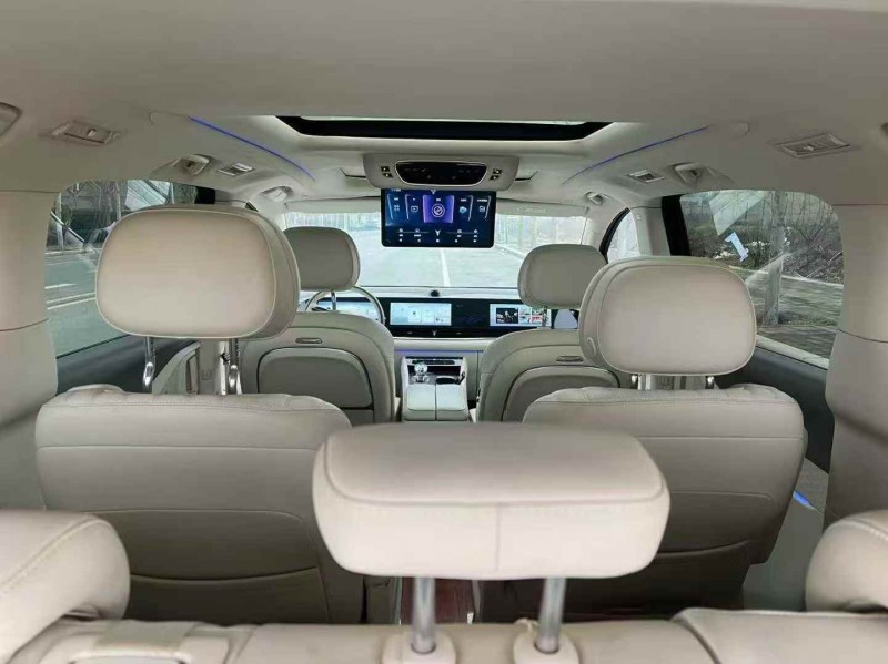 郑州23年岚图汽车梦想家8