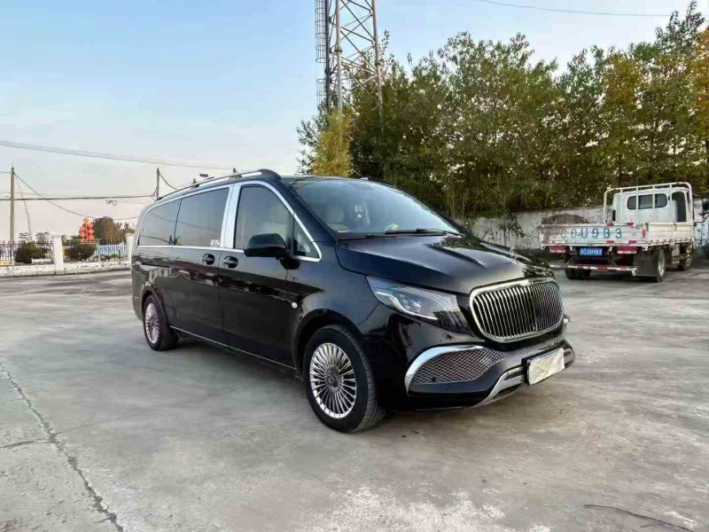 徐州21年奔驰威霆9