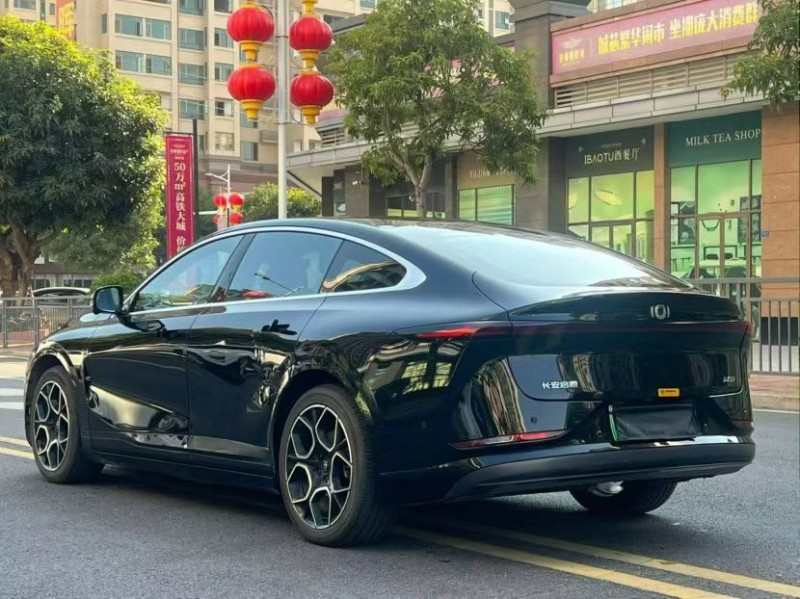 东莞25年长安汽车启源6