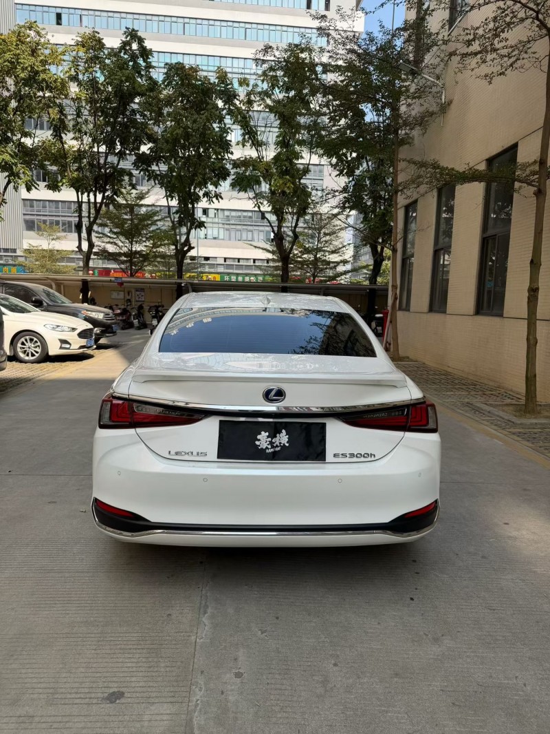 佛山22年雷克萨斯ES5