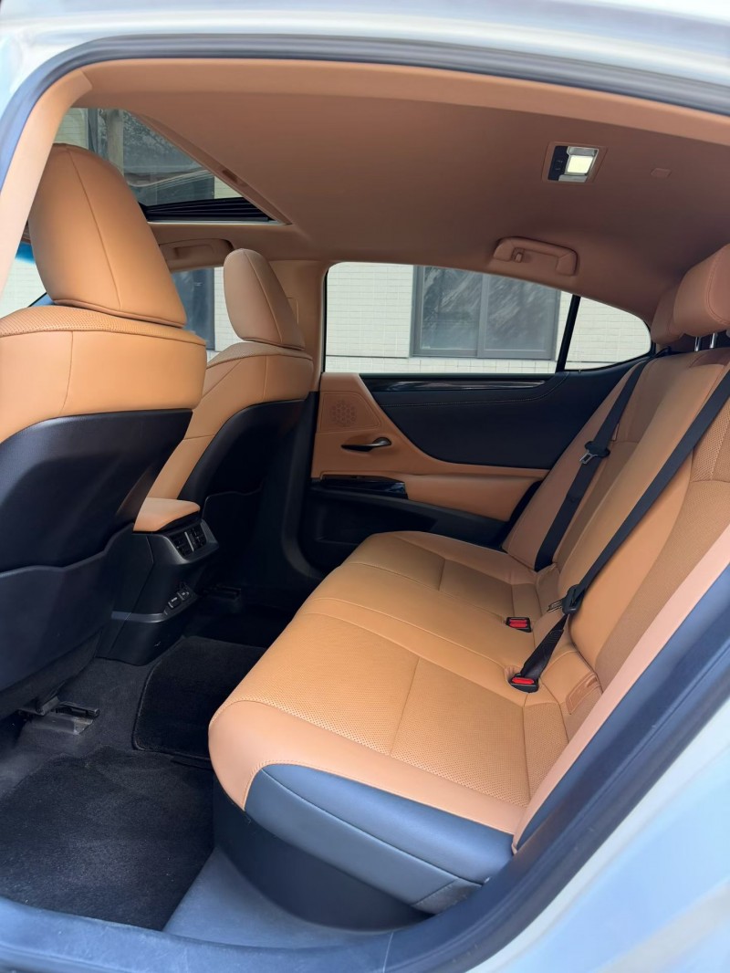 佛山22年雷克萨斯ES9