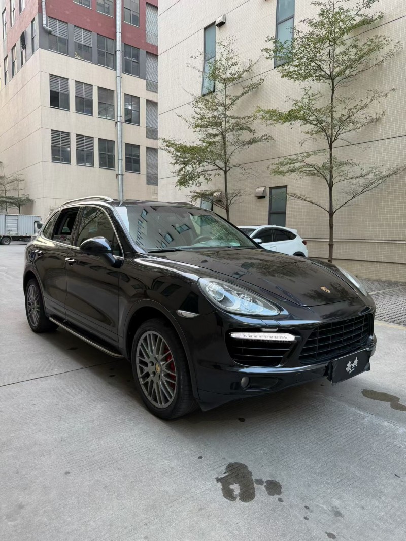 佛山14年保时捷卡宴2