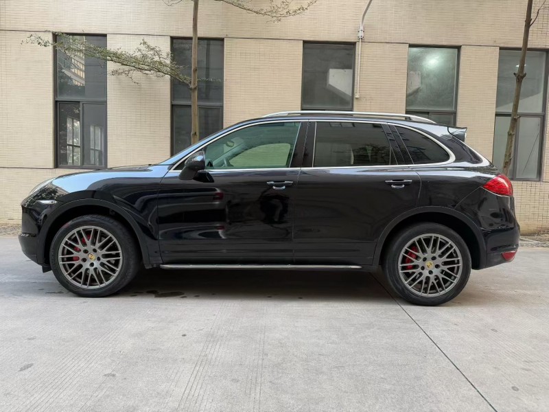 佛山14年保时捷卡宴4