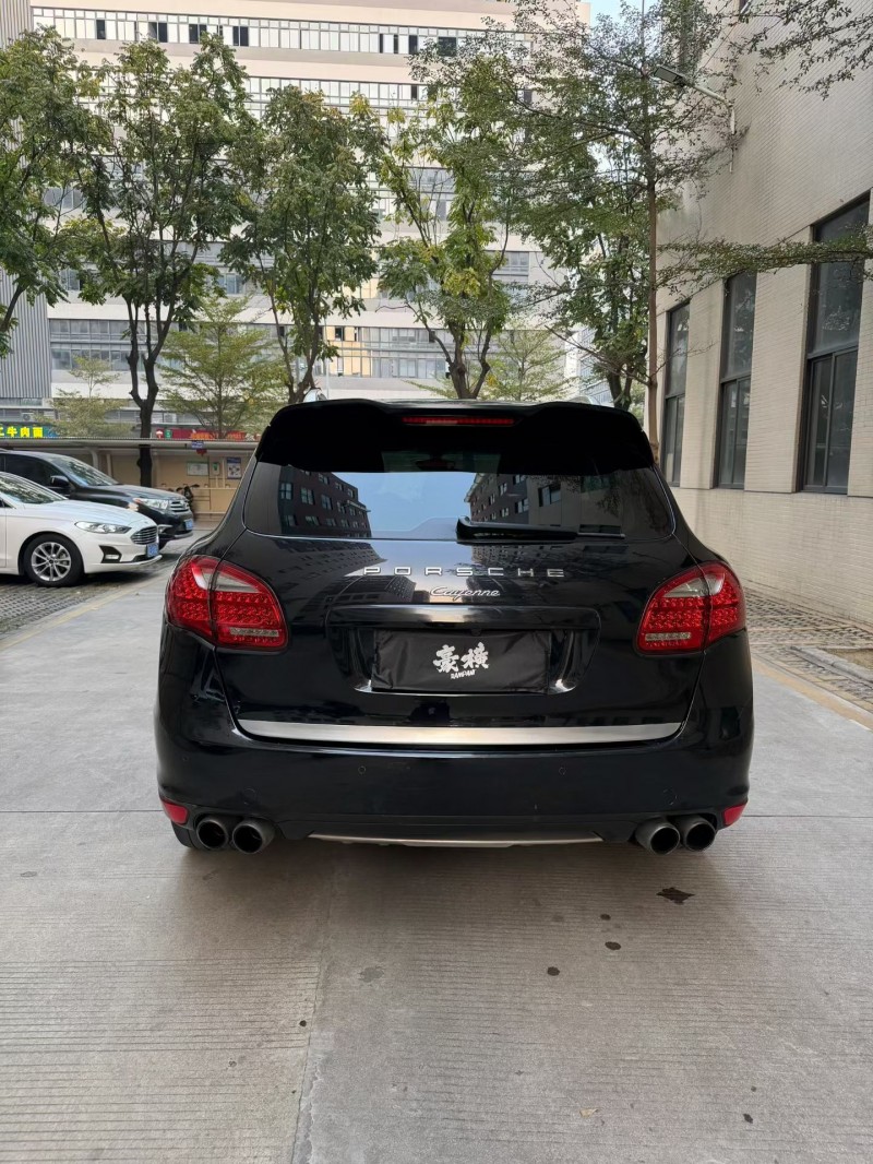 佛山14年保时捷卡宴5