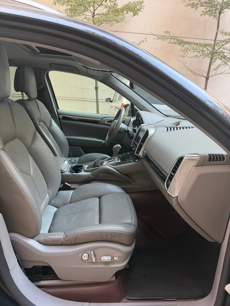 佛山14年保时捷卡宴6