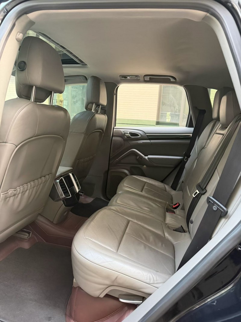 佛山14年保时捷卡宴9