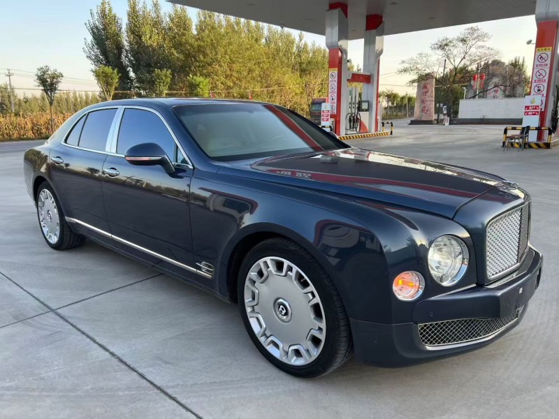 唐山15年宾利慕尚3