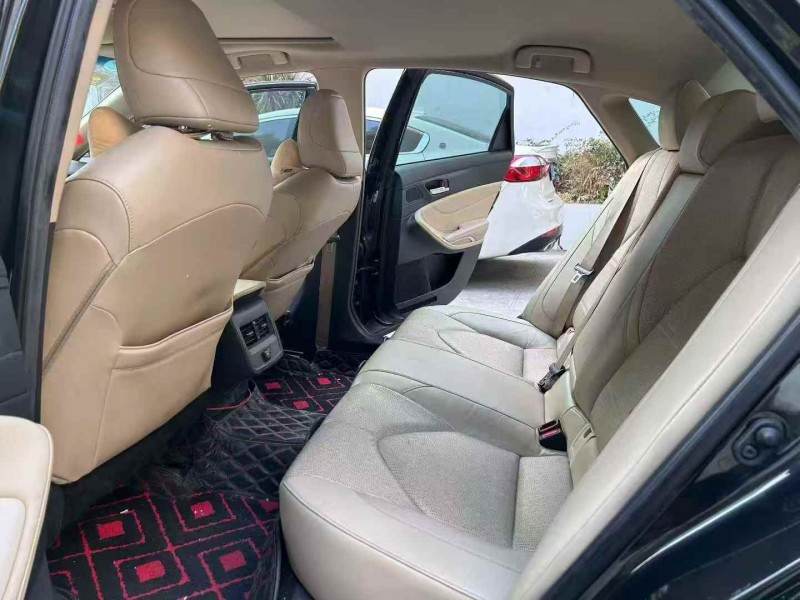 广州20年丰田亚洲龙8