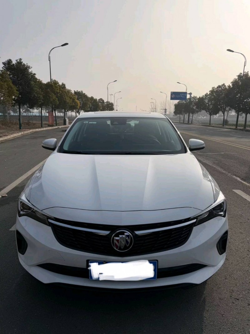 阜阳25年别克威朗1