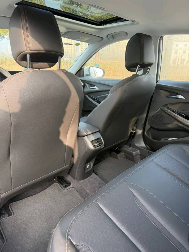 阜阳25年别克威朗5