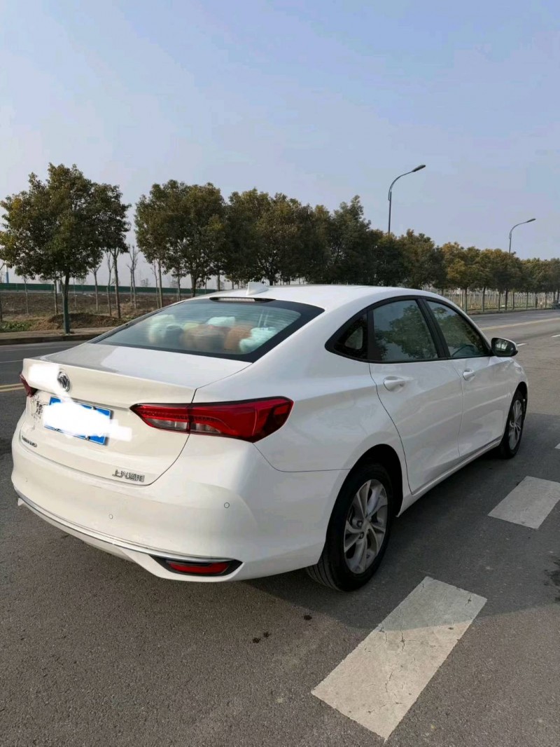 阜阳25年别克威朗6