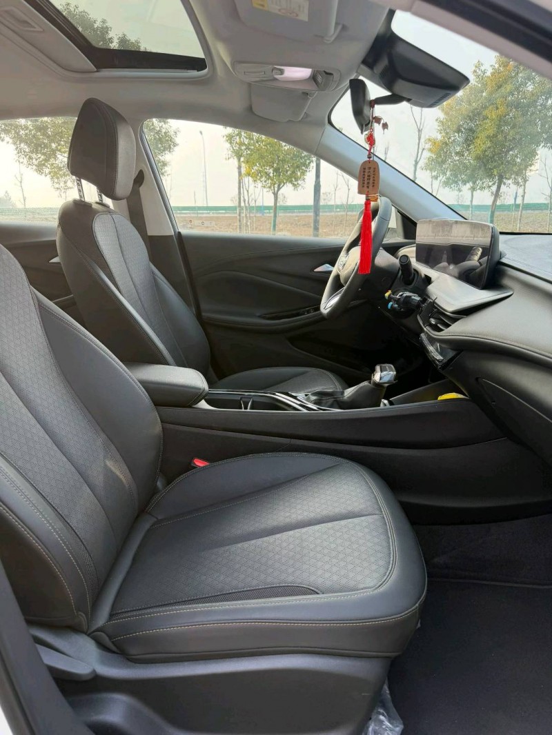 阜阳25年别克威朗9