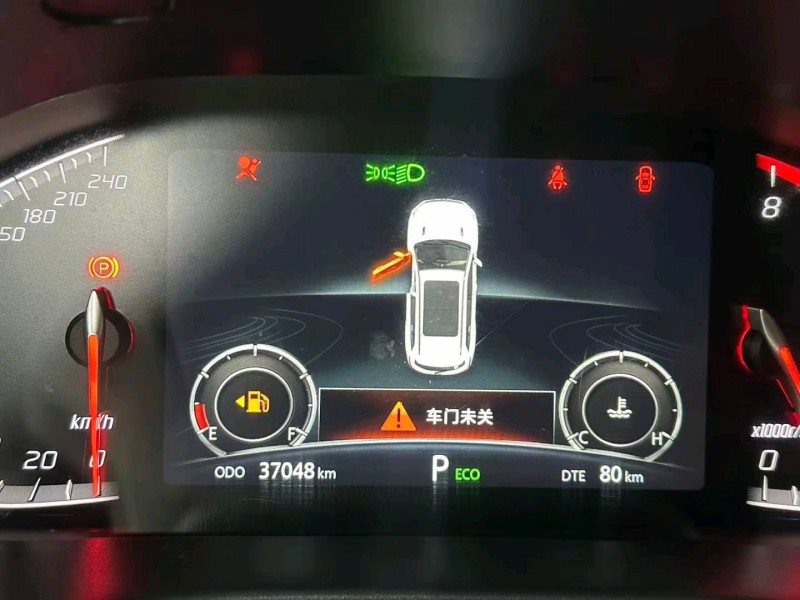 成都23年长安汽车CS757