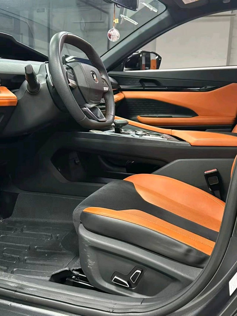 成都23年长安汽车UNI3