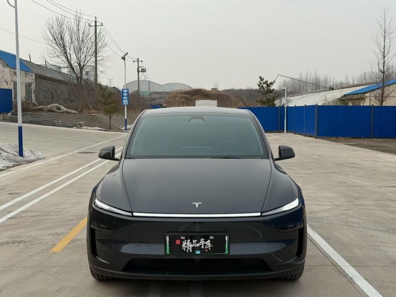 青岛25年特斯拉MODEL Y1