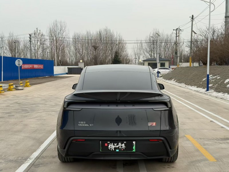 青岛25年特斯拉MODEL Y9
