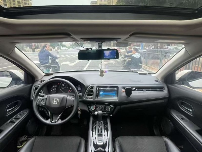 东莞22年本田缤智4