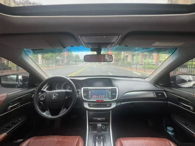 东莞14年本田雅阁5