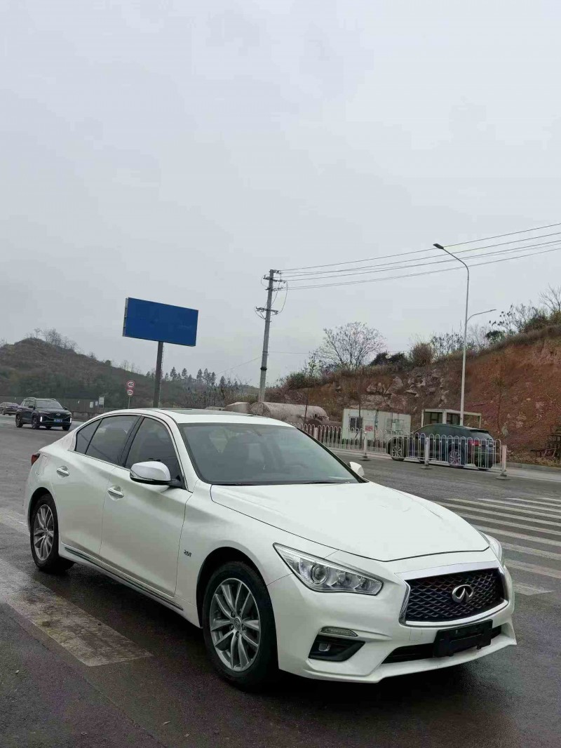 张家界20年英菲尼迪Q50L3