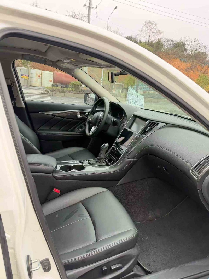 张家界20年英菲尼迪Q50L5