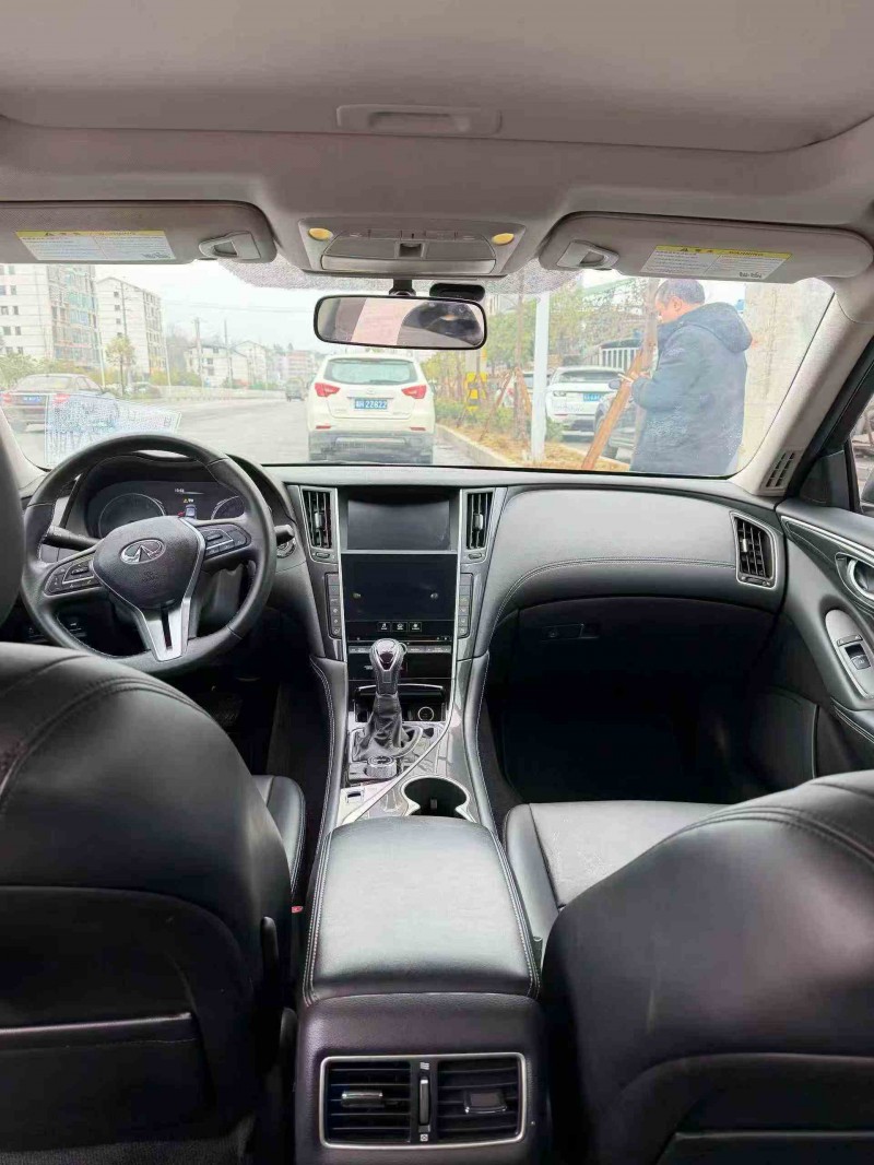 张家界20年英菲尼迪Q50L6