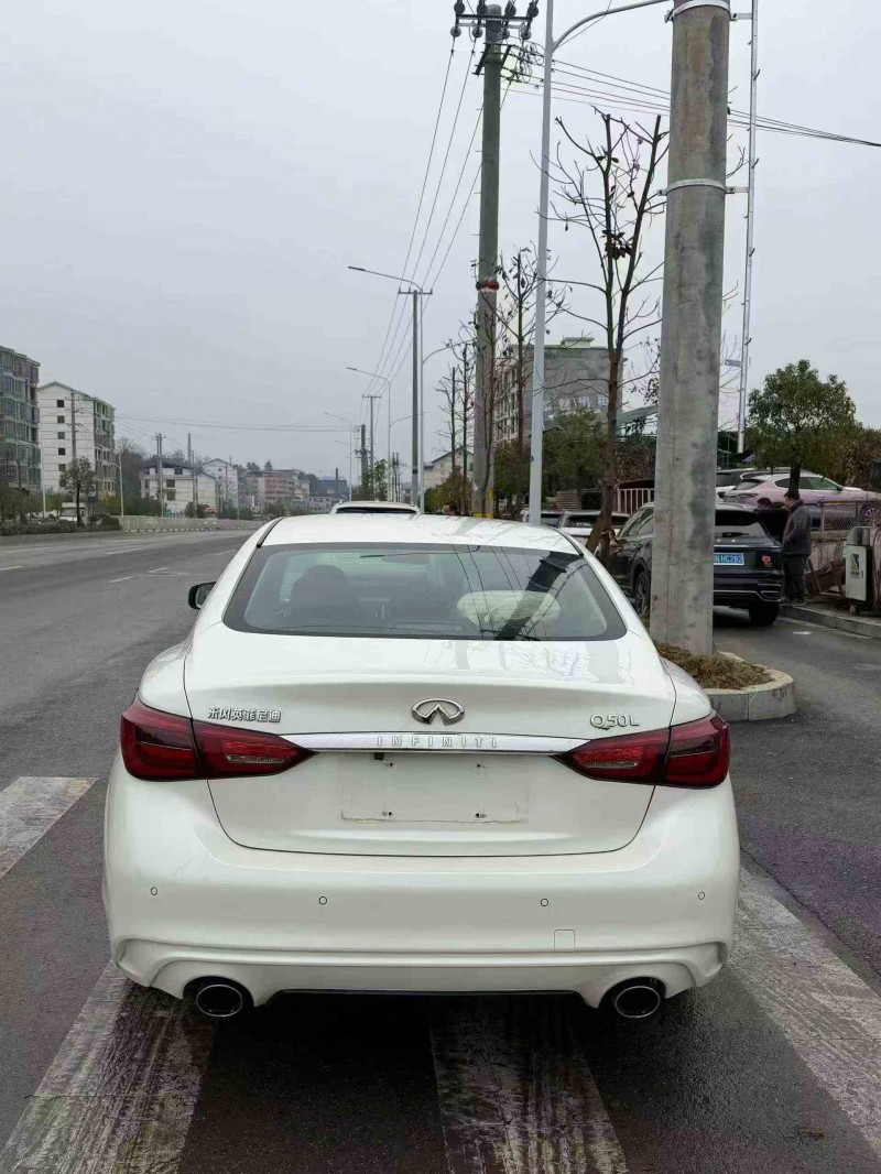 张家界20年英菲尼迪Q50L8