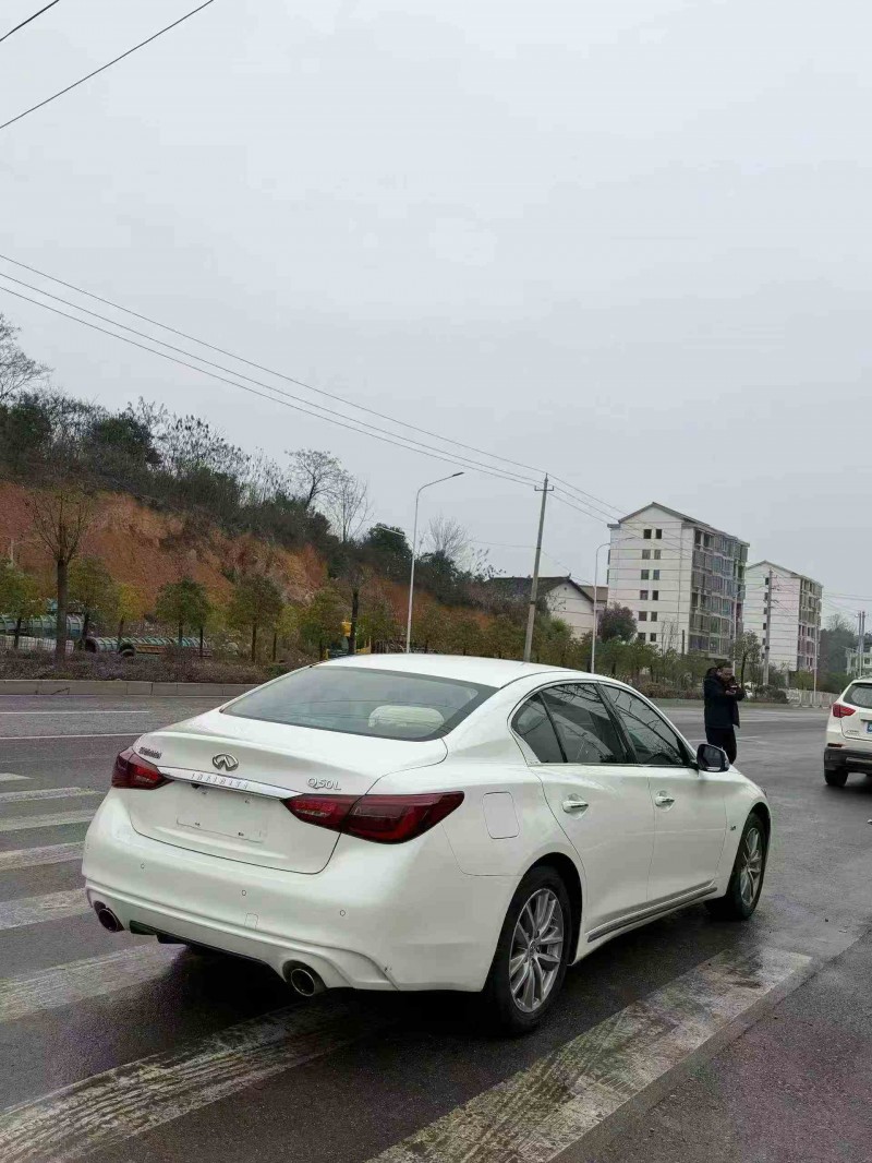 张家界20年英菲尼迪Q50L9