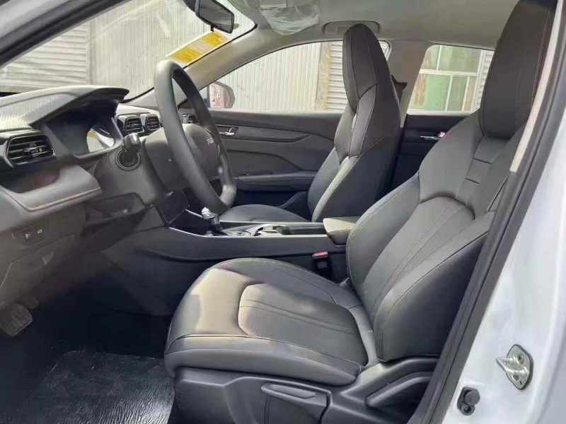 济宁25年东风奕炫5