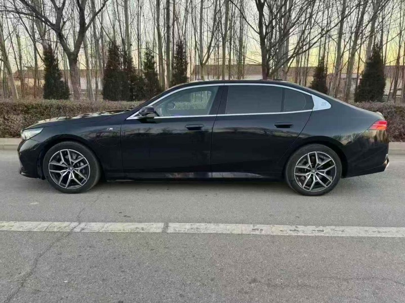 淄博24年宝马I58