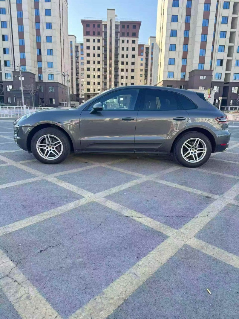 张家口15年保时捷Macan3