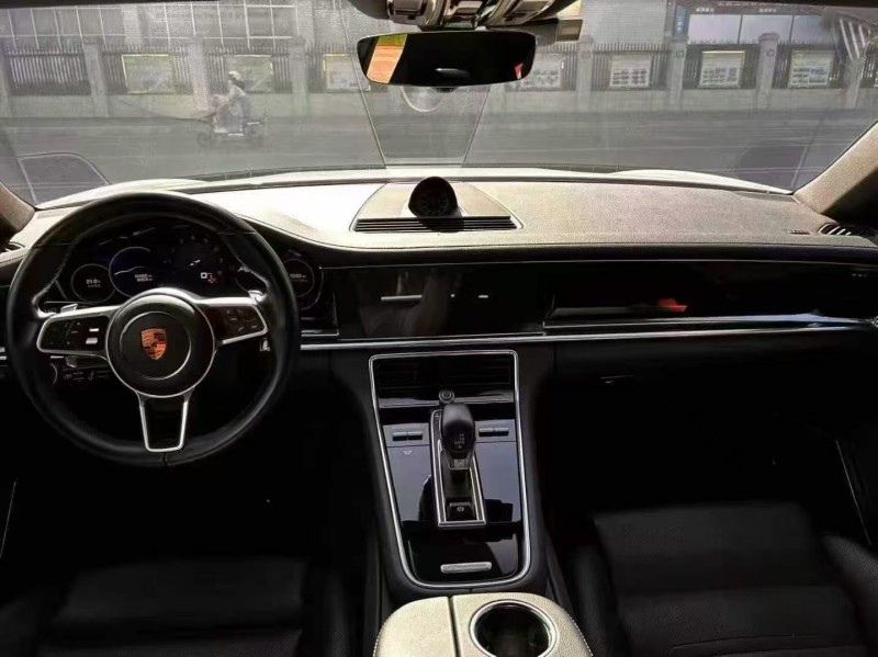 广州19年保时捷帕拉梅拉5